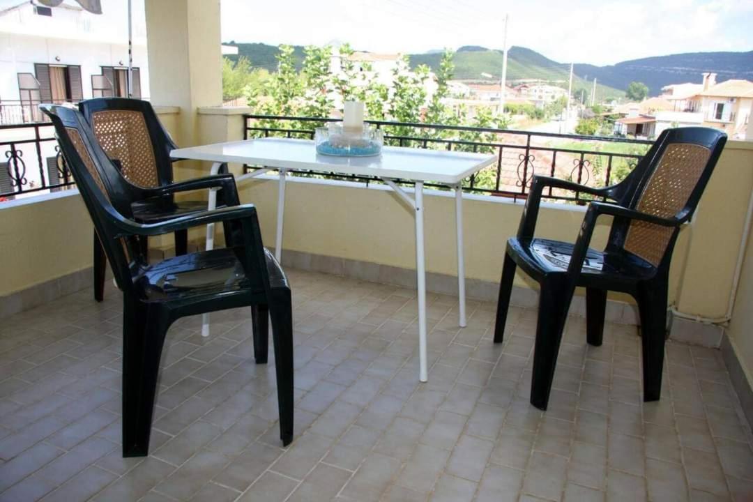 Koletsis Apartment *